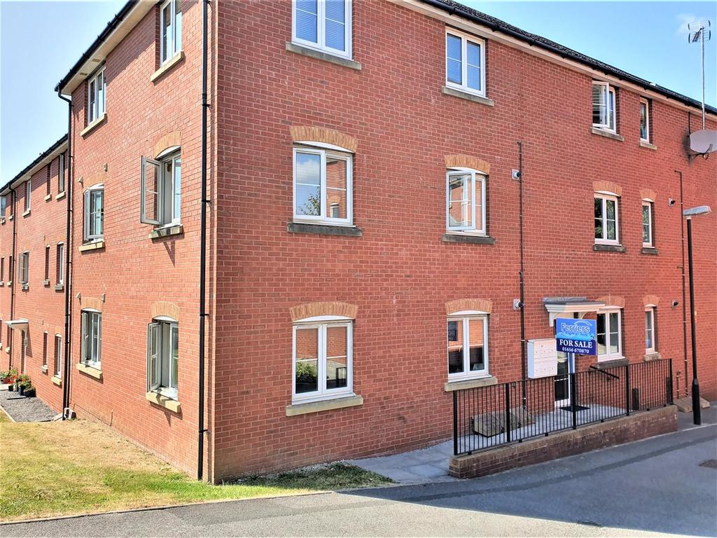 Skylark Road, North Cornelly, Bridgend 2 bed apartment £97,000