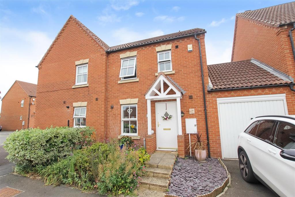 Neville Close, Gainford, Darlington 3 bed semidetached house £180,000