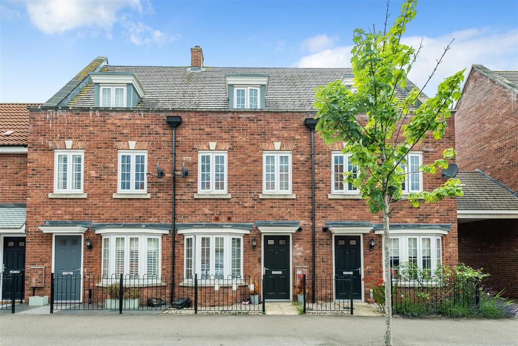 Brooklands Avenue, Wixams, Bedford 3 bed terraced house for sale £330,000