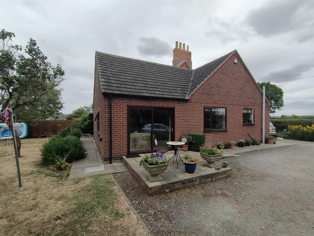 Harby Lane, Langar, Nottingham 3 bed semidetached house £375,000
