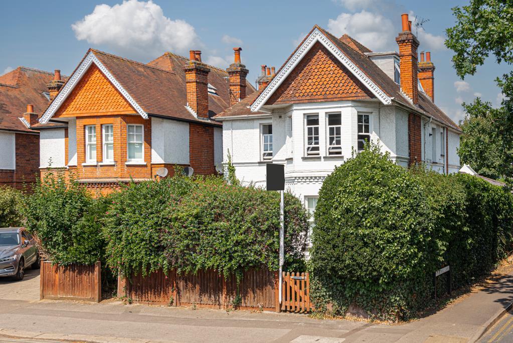 Effingham Road, Long Ditton, Surbiton 1 bed flat for sale £225,000