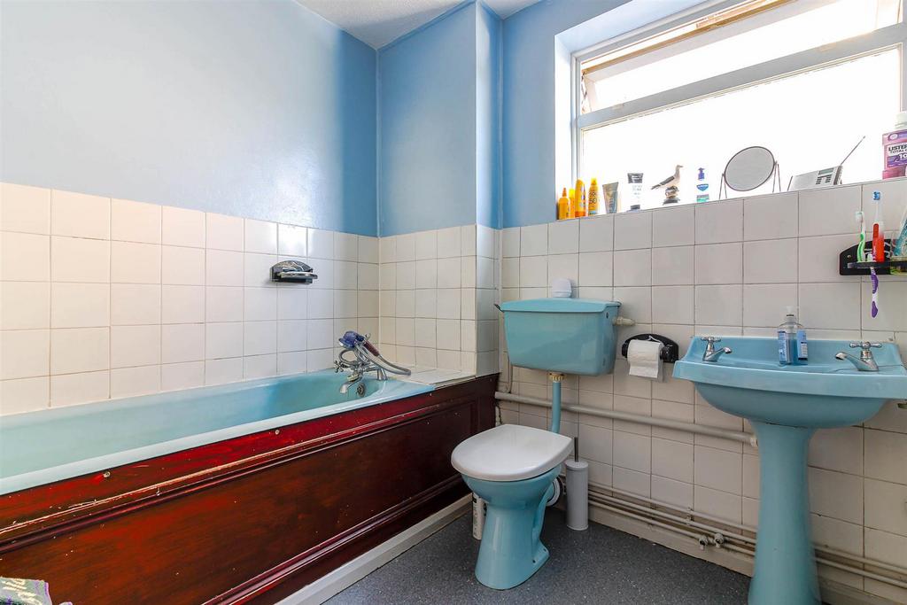 Bathroom.jpg