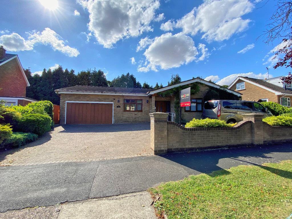 Wolfreton Garth, Kirk Ella 2 bed detached bungalow for sale £415,000