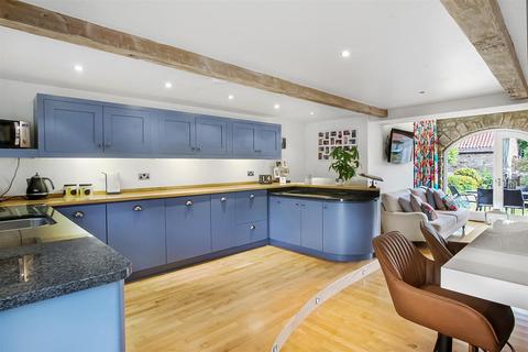 6 Dalton Fields, Newsham, Richmond, DL11 7RF