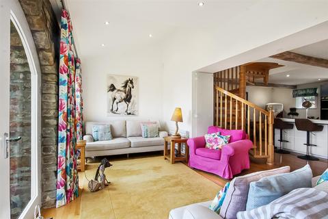 6 Dalton Fields, Newsham, Richmond, DL11 7RF