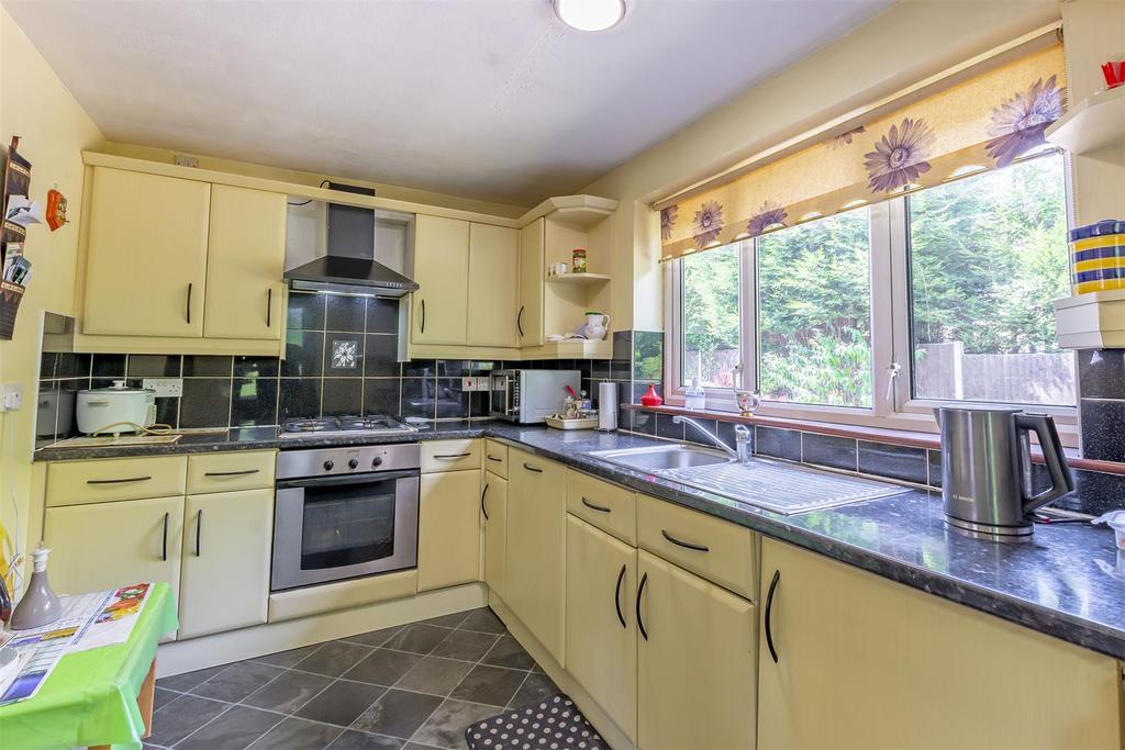 Kitchen (2)-HDR copy.jpg