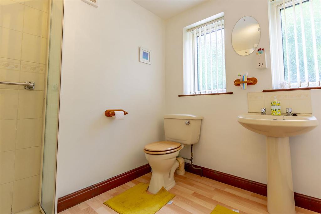 Ensuite (1)-HDR copy.jpg