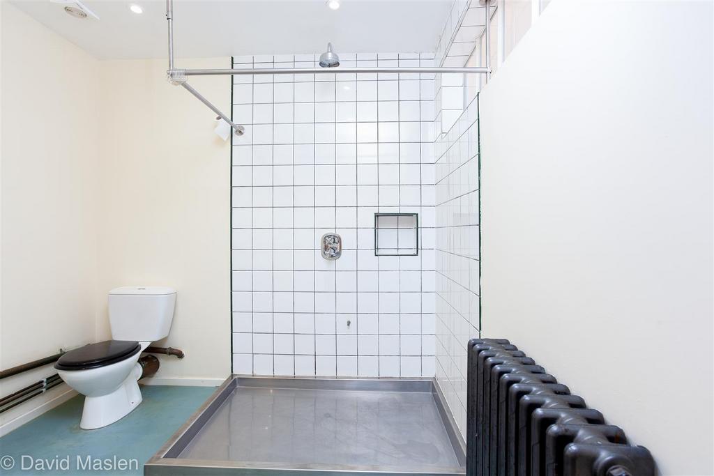 Bathroom1a.jpg