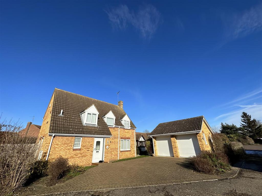 Baron Court, Peterborough 4 bed detached house for sale £390,000