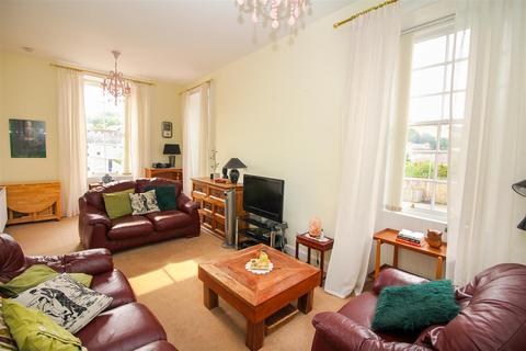 1b Towerdykeside, Hawick, TD9 9EA