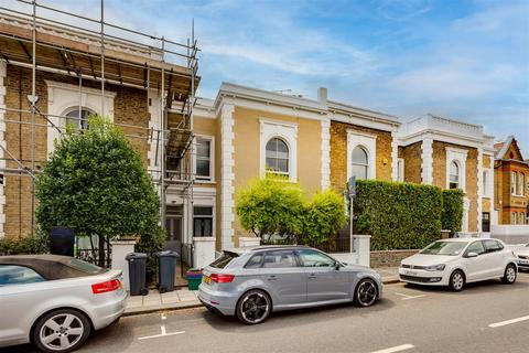Flat 2, 84 Wellesley Road, London, W4 3AL
