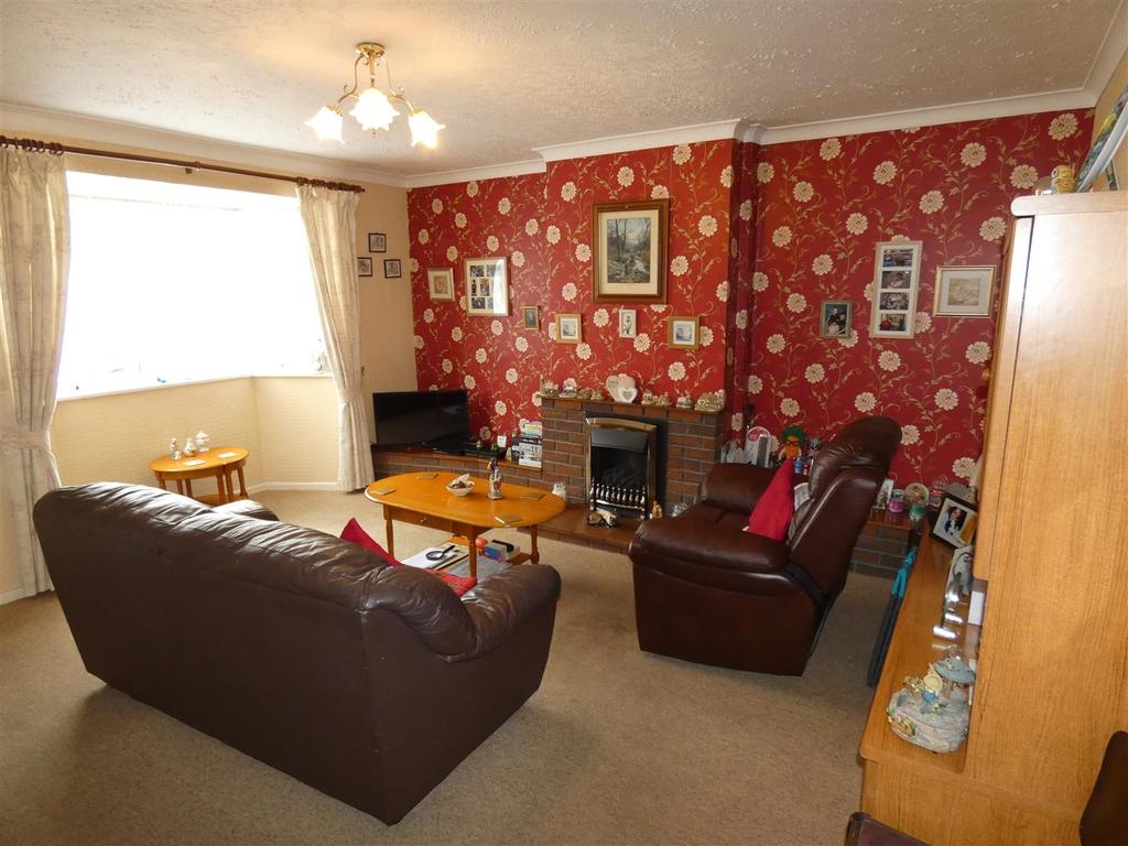 Christleton Avenue, Crewe 3 bed semidetached house £125,000