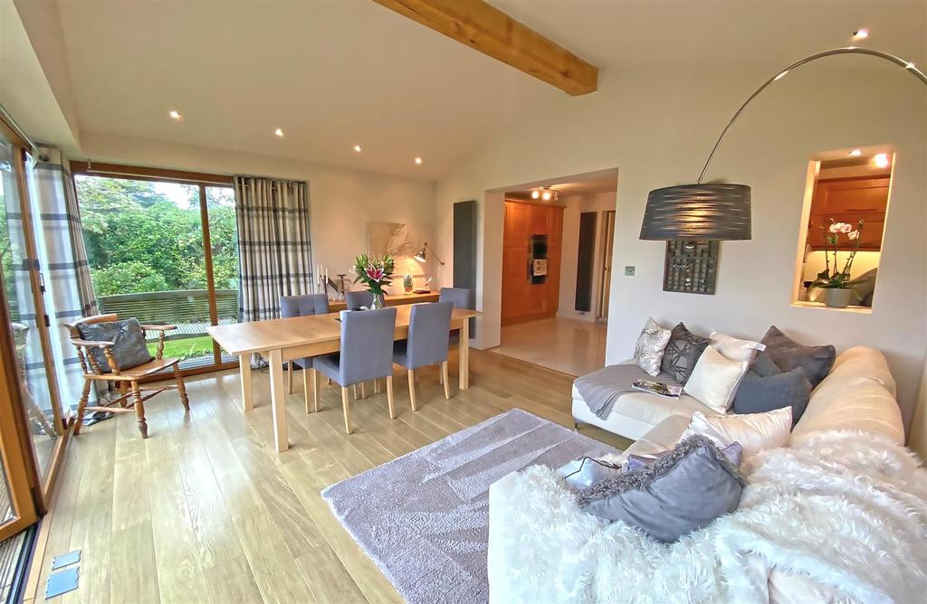 East Coker, Yeovil 4 bed detached house for sale £525,000