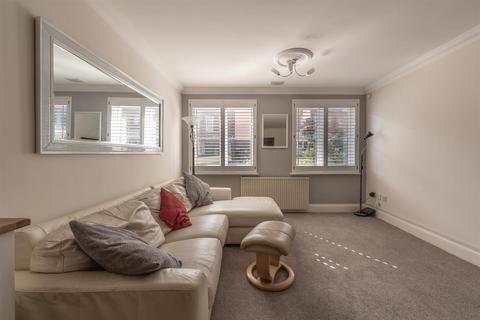 15 Caversham Place, Sutton Coldfield, B73 6HW