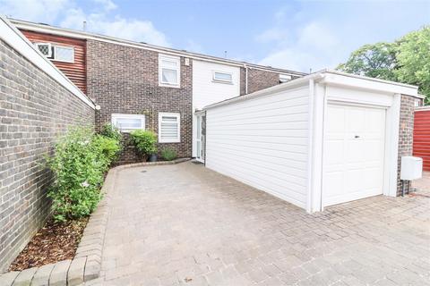 66 The Maples, Harlow, CM19 4RA