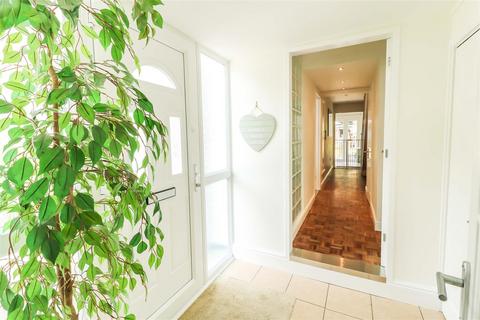 66 The Maples, Harlow, CM19 4RA