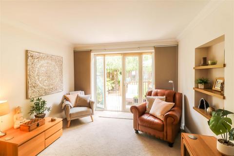 66 The Maples, Harlow, CM19 4RA