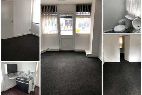Retail property (high street) to rent - Balby Road, Balby, Doncaster