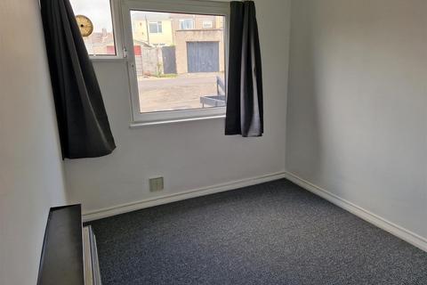 Flat 20, Fox House Allison Road, Bristol, BS4 4NT