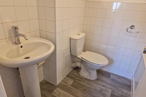 Flat 20, Fox House Allison Road, Bristol, BS4 4NT