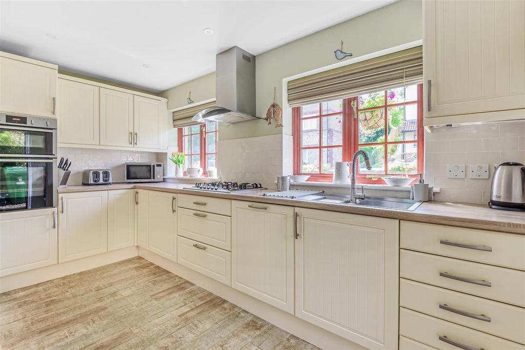 Barnes Meadow, Uplyme, Lyme Regis 4 bed detached house for sale £610,000