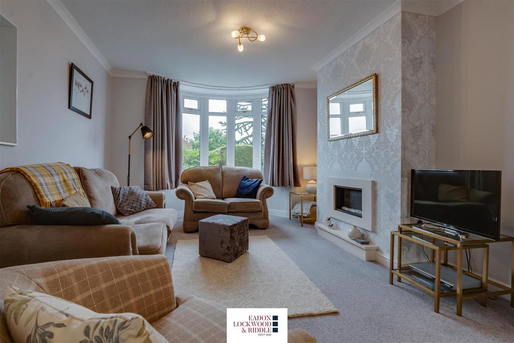 Reresby Crescent, Whiston, Rotherham 3 bed semidetached house for sale