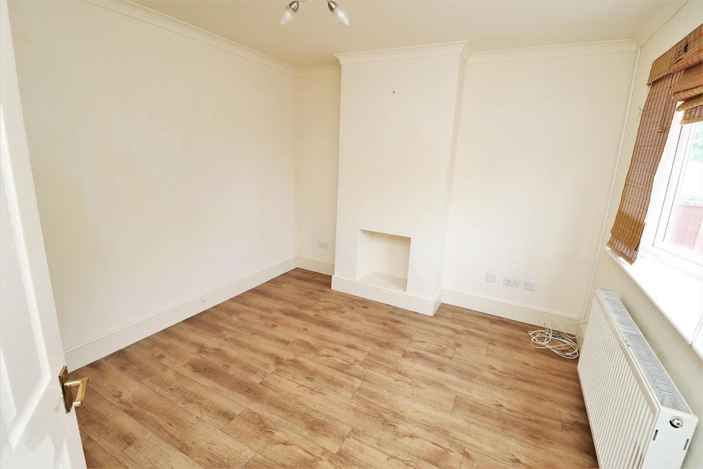 Black A Tree Road, Stockingford, Nuneaton 2 bed semidetached house £