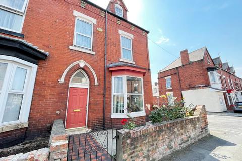5 bedroom end of terrace house for sale - Lowthian Road, Hartlepool
