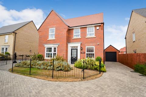 4 bedroom detached house for sale - Endeavour Way, Burnham-On-Crouch