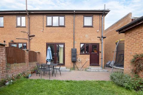 16 Allendale Gardens, Doncaster, DN5 8BL