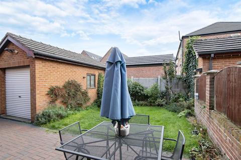 16 Allendale Gardens, Doncaster, DN5 8BL