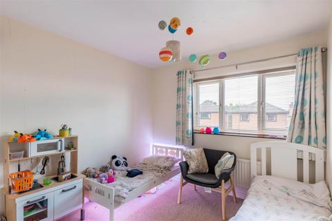 16 Allendale Gardens, Doncaster, DN5 8BL