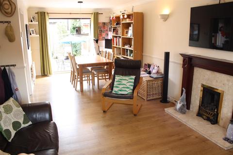 16 Allendale Gardens, Doncaster, DN5 8BL