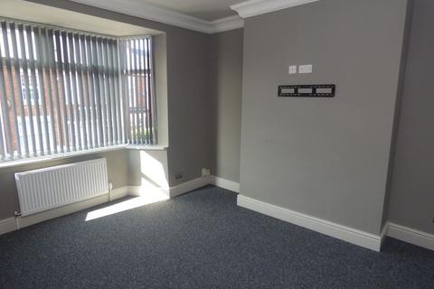 3 bedroom flat for sale - Frobisher Street, Hebburn, Tyne and Wear, NE31 2XE
