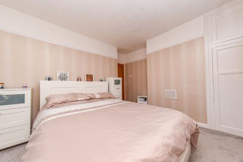 29 Cardinal Square, Leeds, LS11 8HS