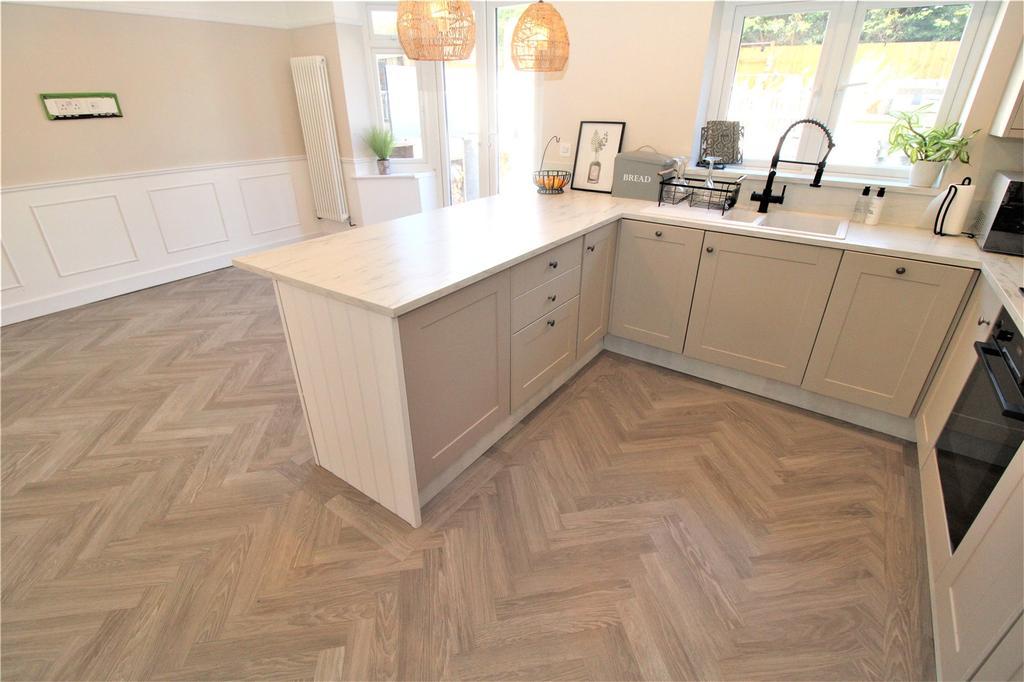 Pine Road, Bournemouth, BH9 3 bed detached house for sale £485,000