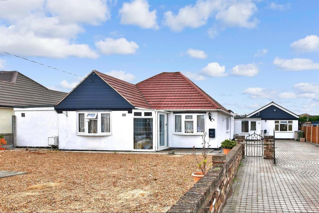 Swan Lane, Wickford, Essex 3 bed detached bungalow £575,000