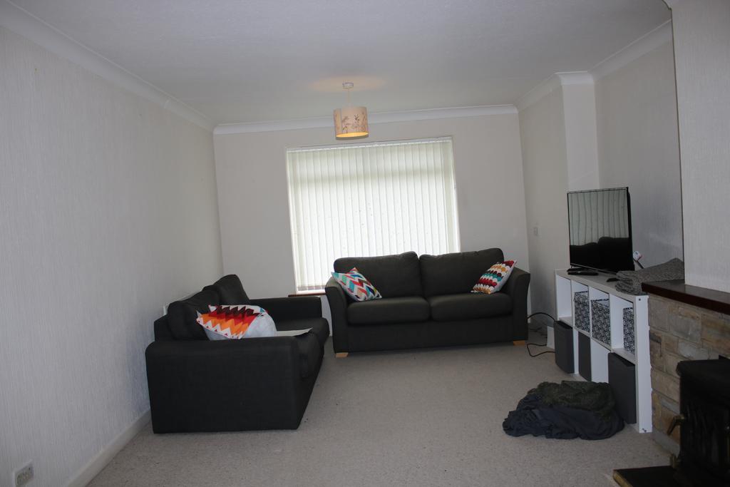 Hill Clough, Laycock BD22 2 bed semidetached house £795 pcm (£183 pw)