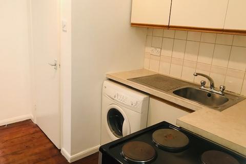 Studio to rent, Sidney Street, Whitechapel, E1