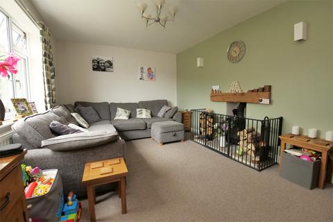 10 Dalacres Crescent, Embsay, Skipton, BD23 6RW