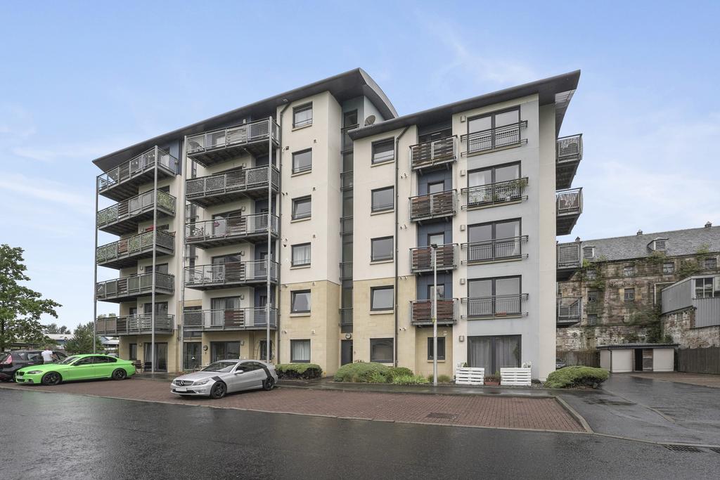 Flat 9, 32, Peffer Bank, Edinburgh... 2 bed flat £180,000