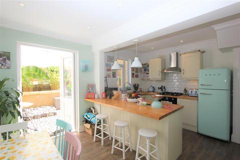 129 Bynes Road, South Croydon, CR2 0PZ