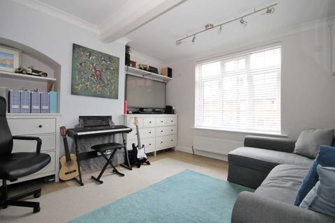 5 Hyde Walk, Morden, SM4 6LR