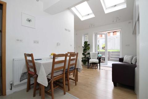 5 Hyde Walk, Morden, SM4 6LR