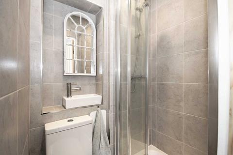 5 Hyde Walk, Morden, SM4 6LR