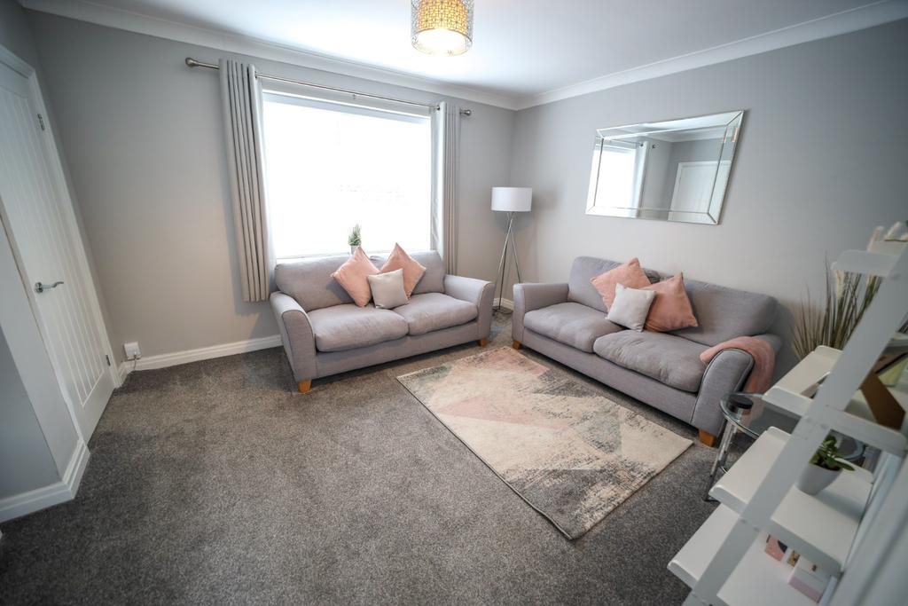 Gibbons Avenue, St. Helens, WA10 4EJ 3 bed semidetached house £180,000