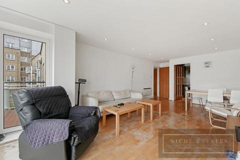 3 bedroom apartment to rent, St. Davids Square, London, E14