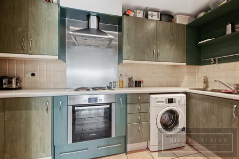 3 bedroom apartment to rent, St. Davids Square, London, E14