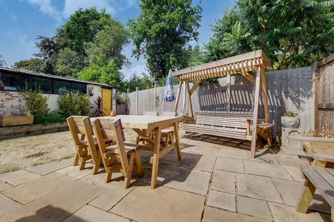 4 Fleece Road, Long Ditton, Surbiton, KT6 5JN
