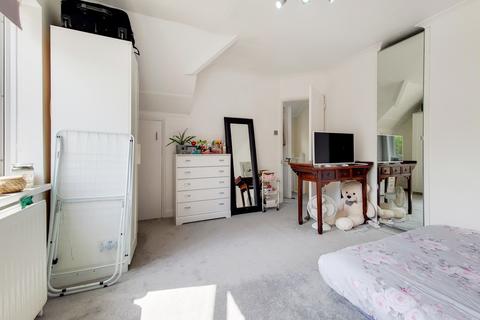 4 Fleece Road, Long Ditton, Surbiton, KT6 5JN